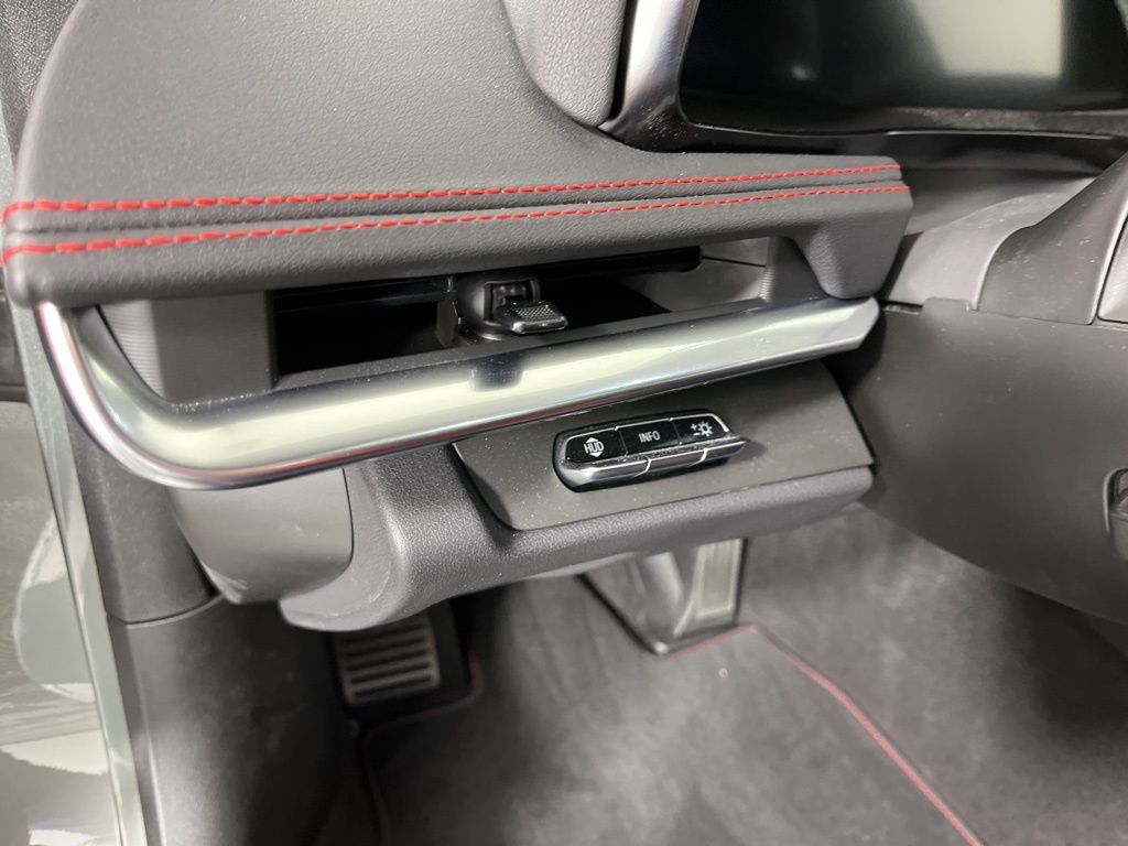 Thumbnail: 2024 Chevrolet Corvette - 24