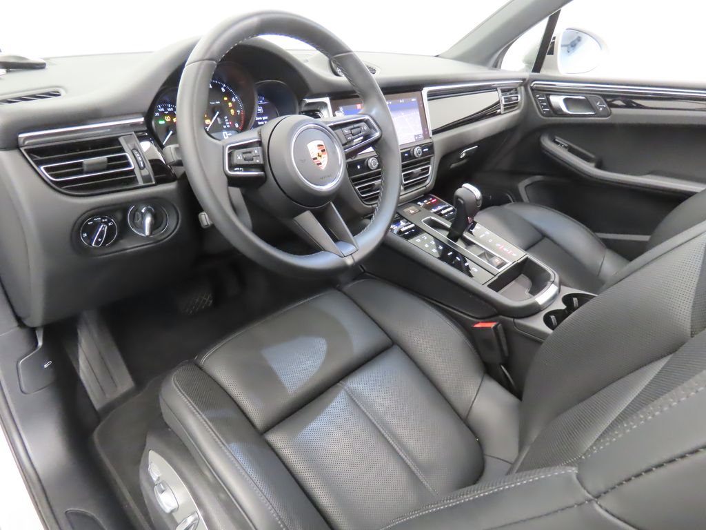 Thumbnail: 2022 Porsche Macan - 4
