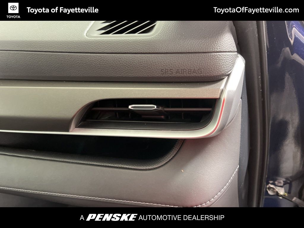 Thumbnail: 2021 Toyota Highlander - 23