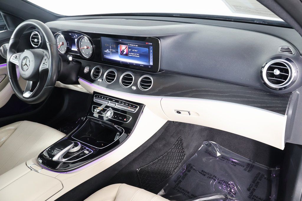Thumbnail: 2017 Mercedes-Benz E-Class - 9