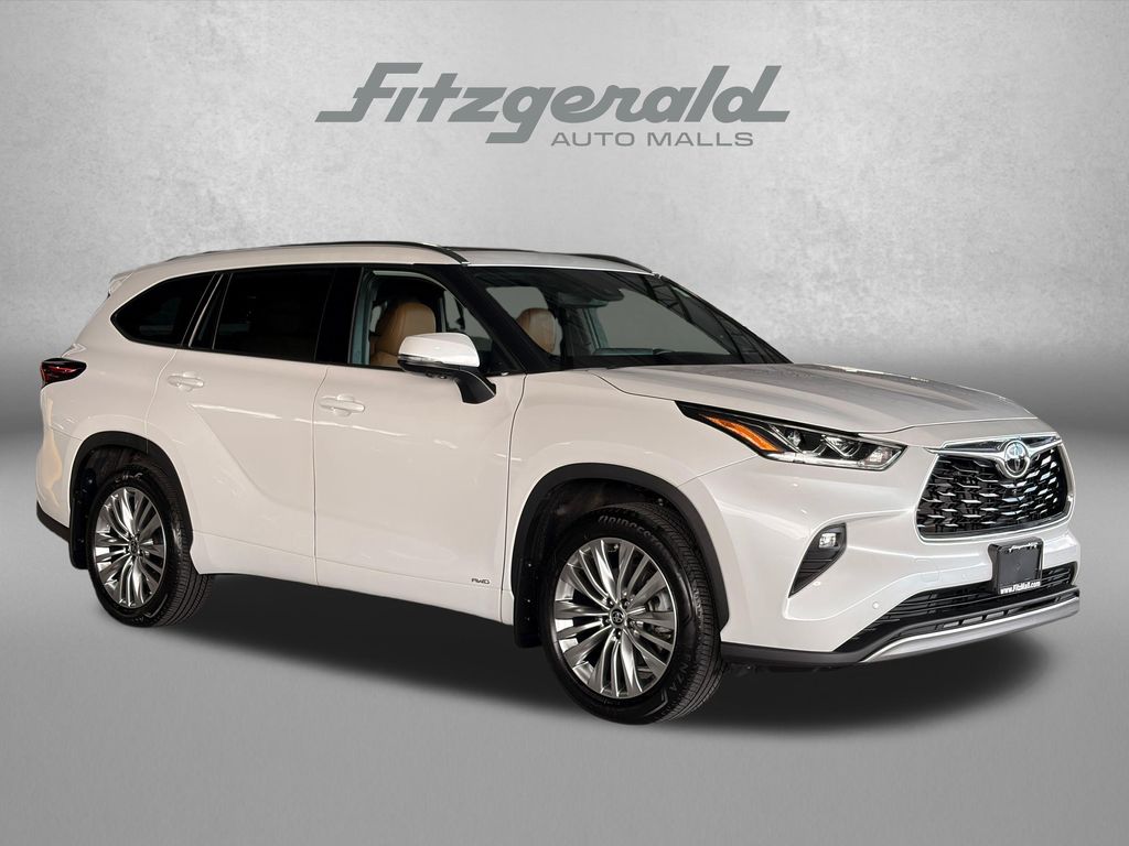 White (Wind Chill Pearl) 2025 Toyota Highlander Hybrid SUV / Crossover All-Wheel Drive Continuously Variable Transmission