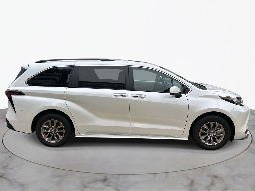Thumbnail: 2024 Toyota Sienna - 6