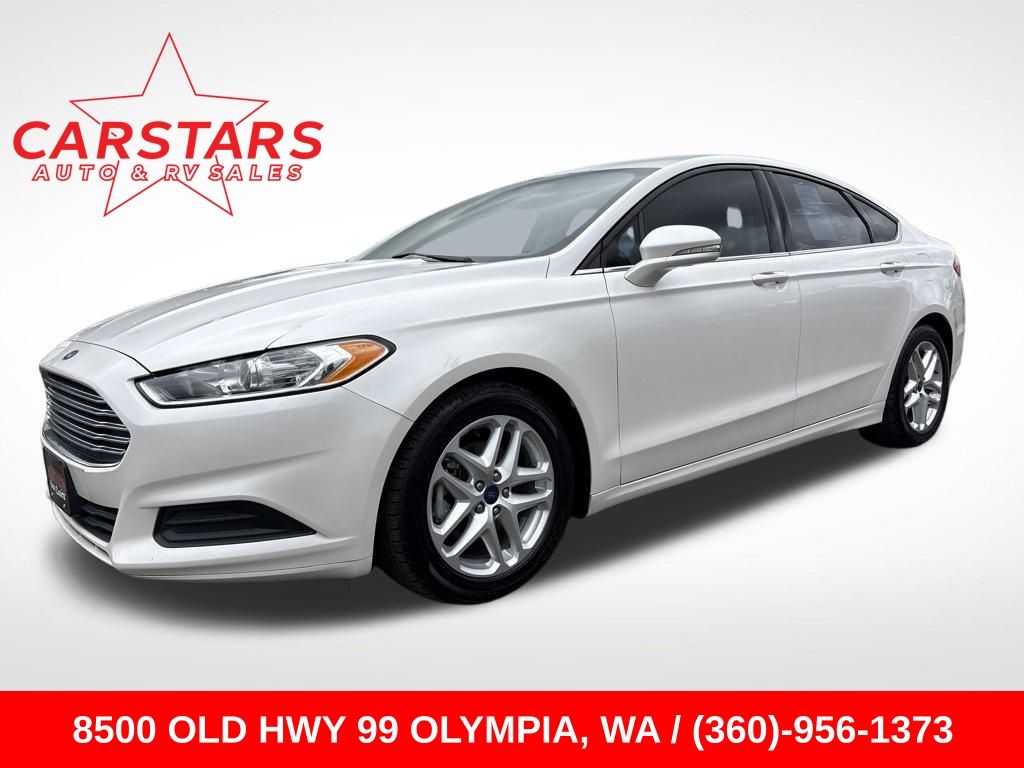 2016 White Platinum Metallic Tri-Coat Ford Fusion SE Sedan