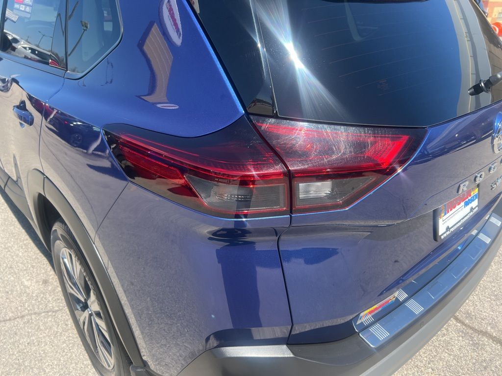 2021 Nissan Rogue SV photo