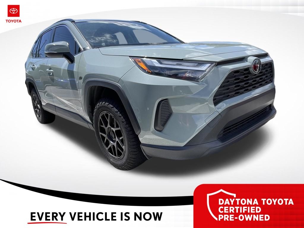 2023 Toyota RAV4 XLE FWD's photo