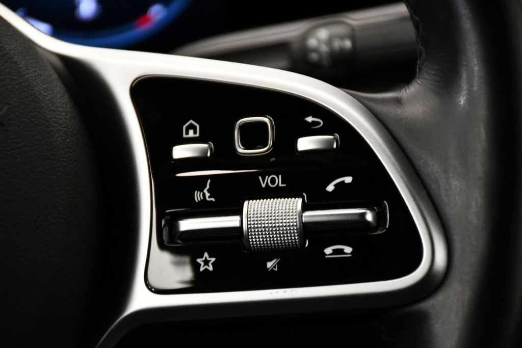 Thumbnail: 2021 Mercedes-Benz GLB - 23