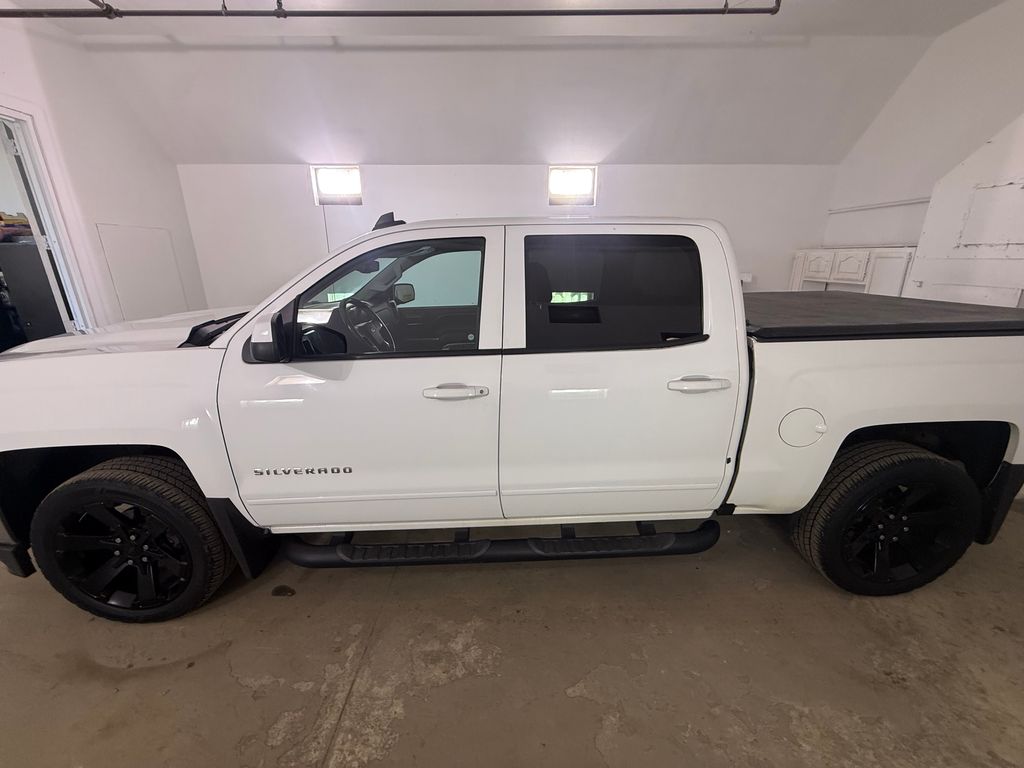 2017 Chevrolet Silverado 1500 LT - Image 2