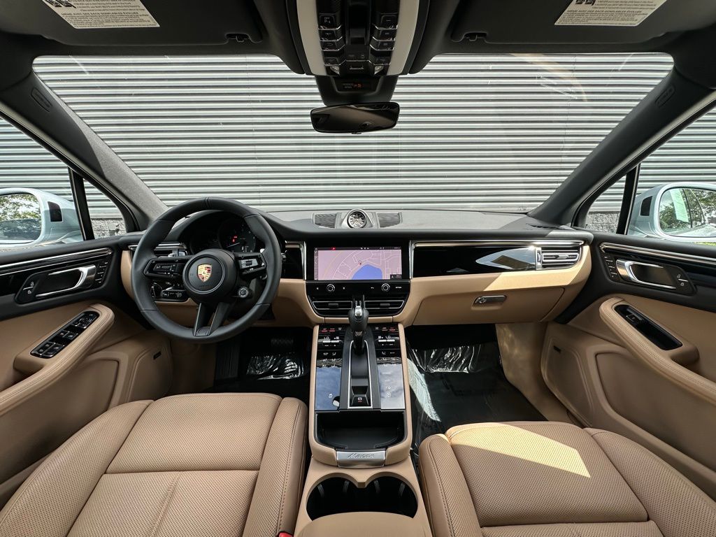 Thumbnail: 2026 Porsche Macan - 6