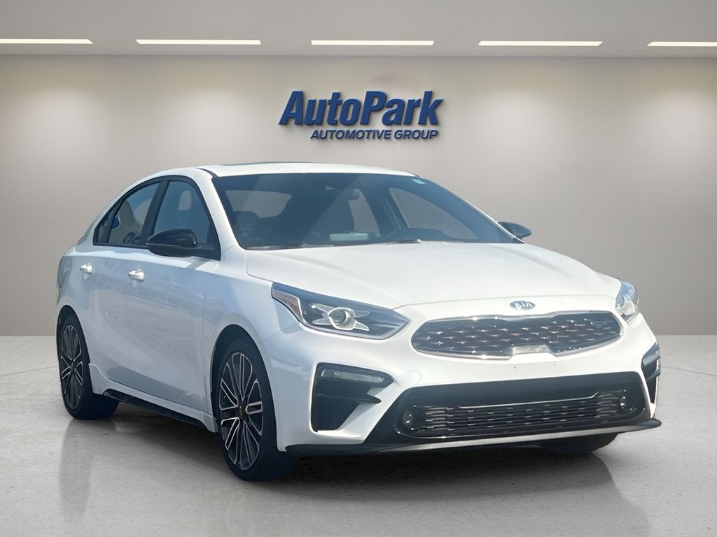 Snow White Pearl 2021 Kia Forte Sedan Front-Wheel Drive 6-Speed Manual