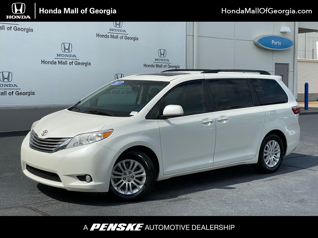 2017 Toyota Sienna XLE Premium -
                Buford, GA