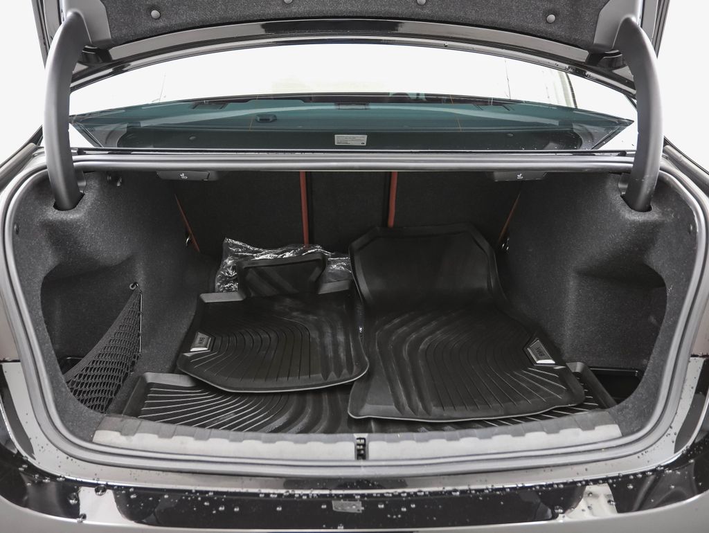 Thumbnail: 2023 BMW 3 Series - 24