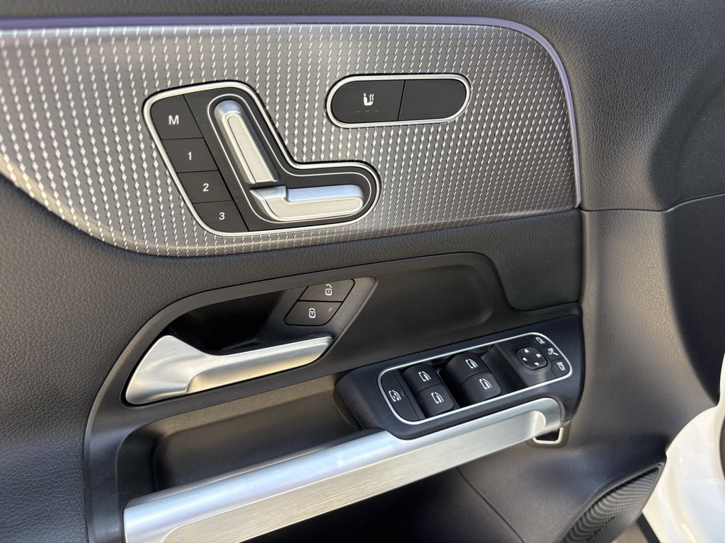 2023 Mercedes-Benz EQB 300 - 9