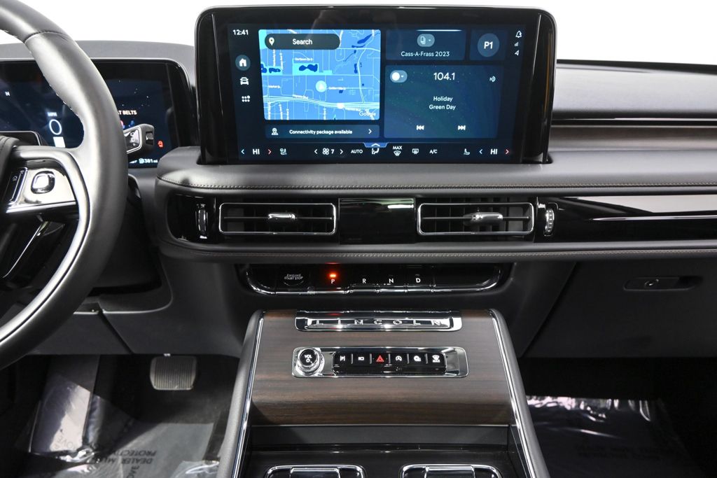 New 2026 White Lincoln Reserve image 28