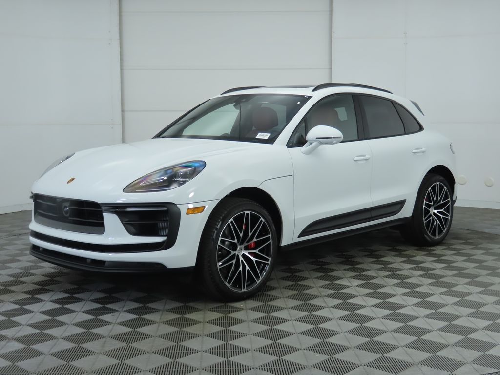 Thumbnail: 2025 Porsche Macan - 1