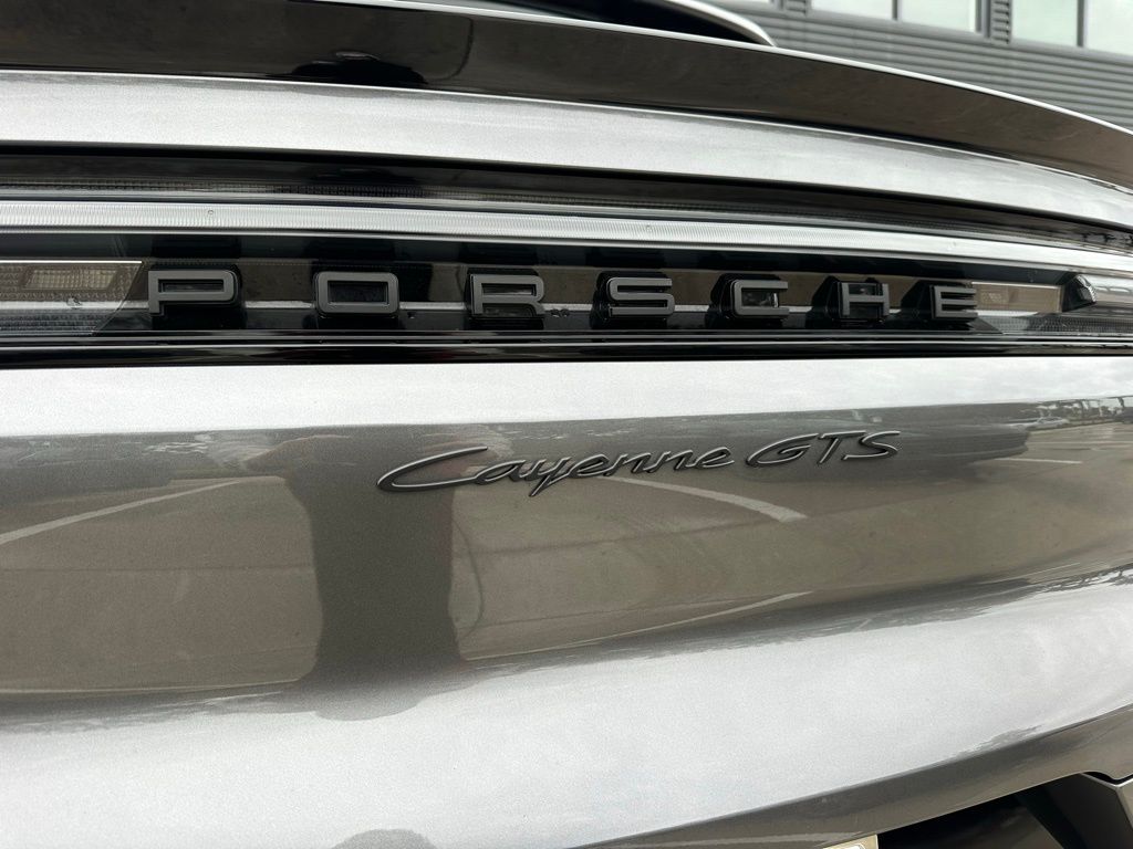 Thumbnail: 2025 Porsche  - 14