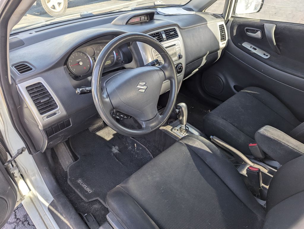 2005 Suzuki Aerio S 19