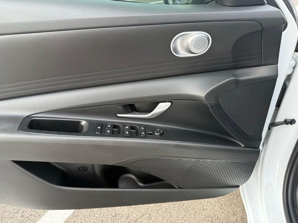 Thumbnail: 2024 Hyundai Elantra - 11