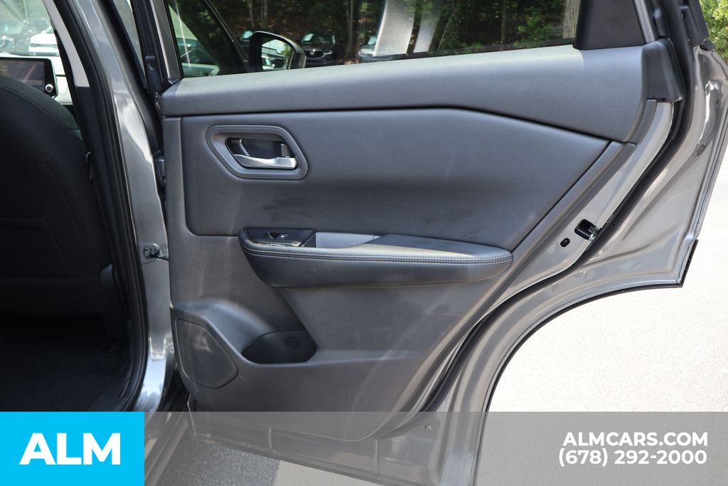 Used 2025 Gray Nissan SV image 27