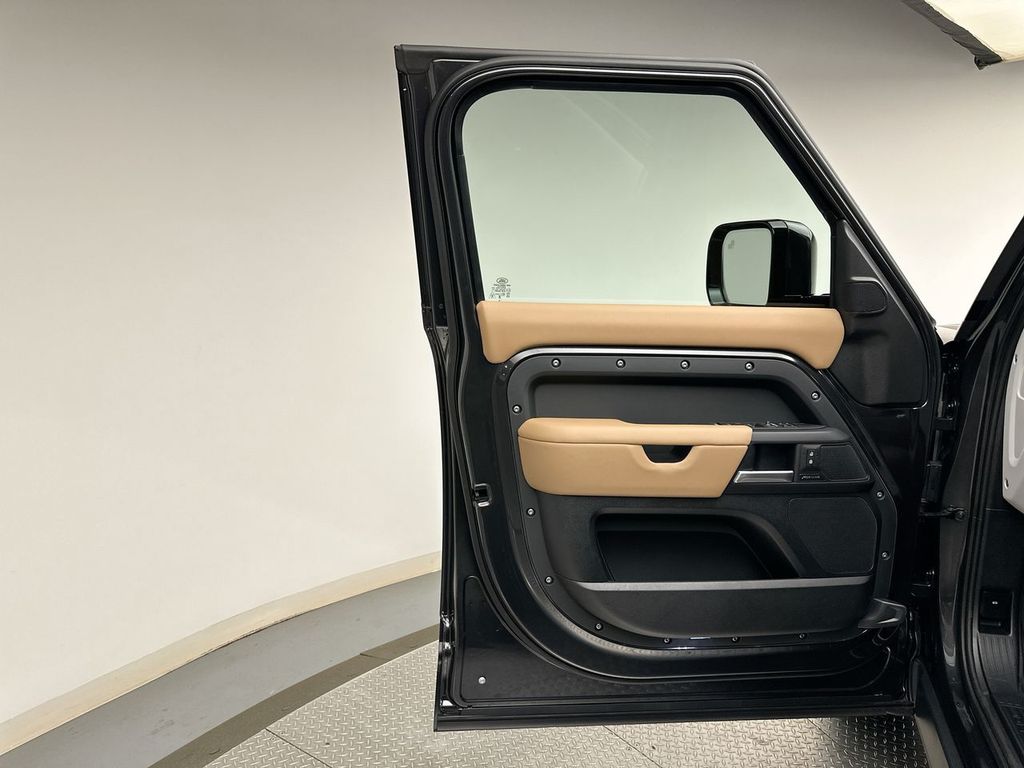 Thumbnail: 2026 Land Rover Defender - 9