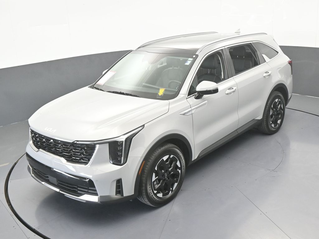 Used 2025 Wolf Gray Kia S image 51