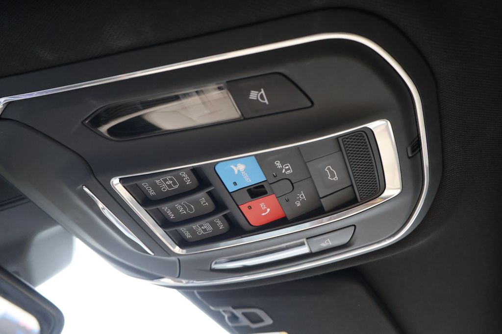 Thumbnail: 2024 Jeep Grand Cherokee L - 30