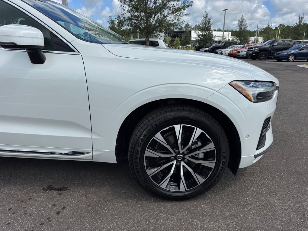 2023 Volvo XC60 B5 Plus photo 10