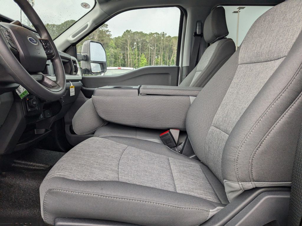 2025 Ford F-250 Super Duty XL