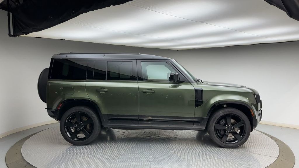 Thumbnail: 2026 Land Rover Defender - 9