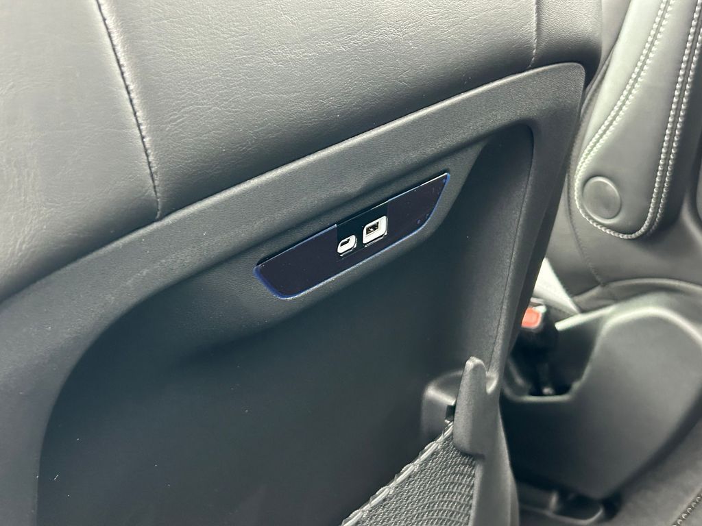 New 2026 Bright White Clearcoat Chrysler Select image 33