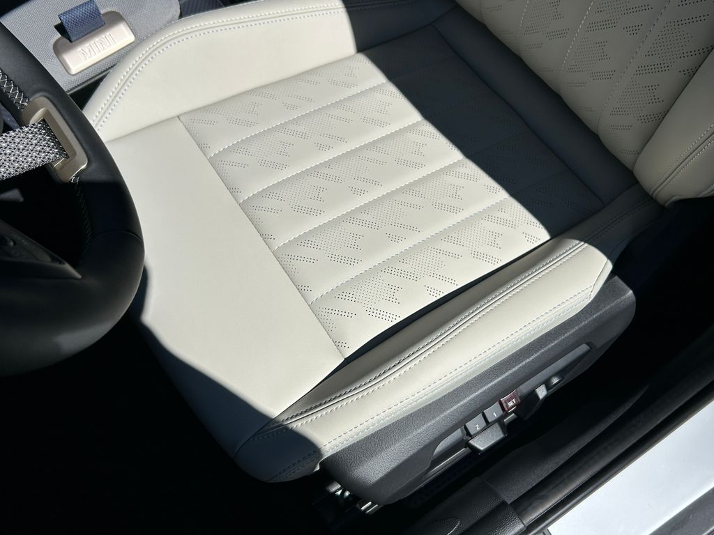 Thumbnail: 2026 MINI Cooper - 15