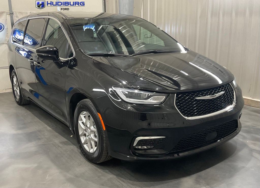 2025 Chrysler Pacifica Select FWD
