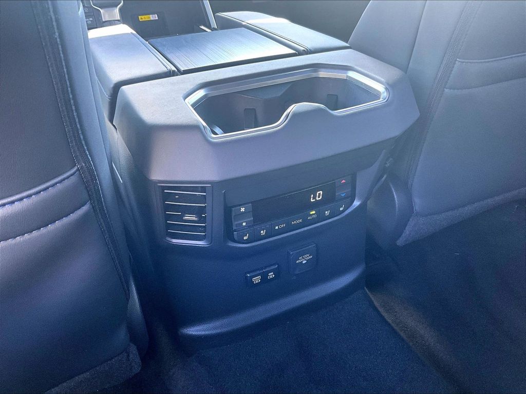 2024 Toyota Sequoia — photo 29