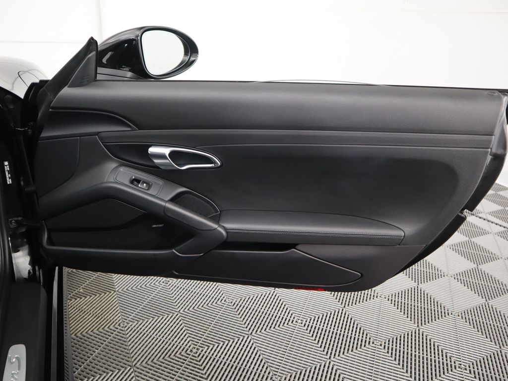 Thumbnail: 2021 Porsche 718 Cayman - 26