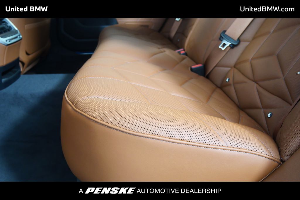 Thumbnail: 2025 BMW 7 Series - 15