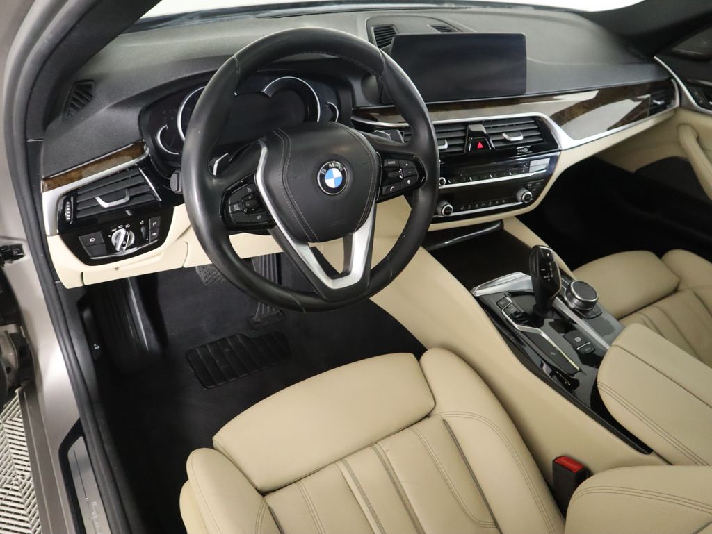 Thumbnail: 2017 BMW 5 Series - 9