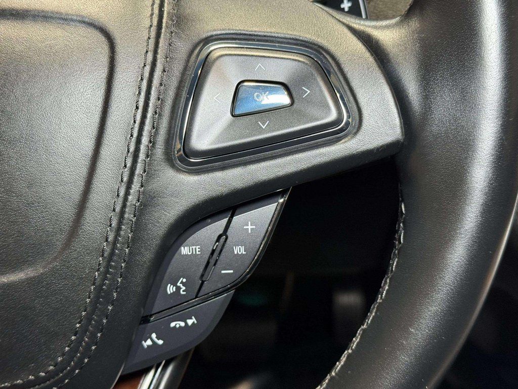 Used 2020 Infinite Black Metallic Lincoln Reserve image 12