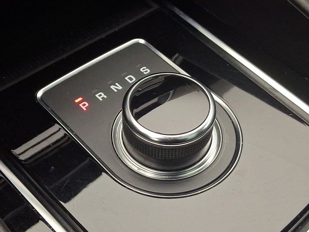 Thumbnail: 2020 Jaguar F-Pace - 16