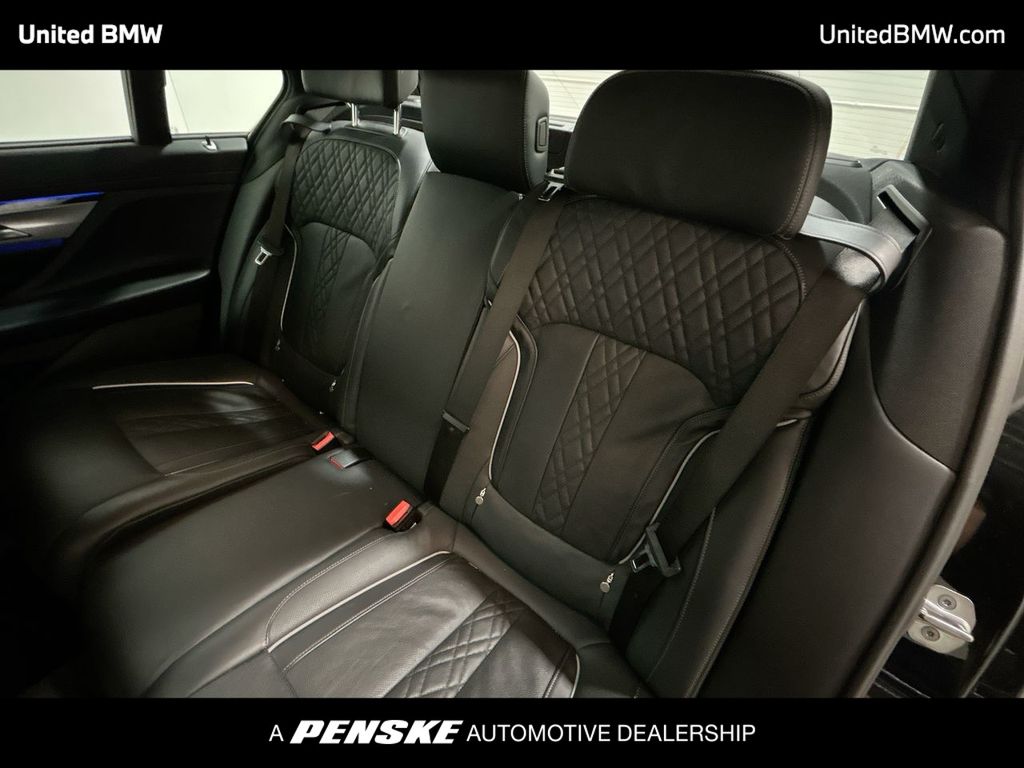 2022 BMW 7 Series 750i xDrive 21