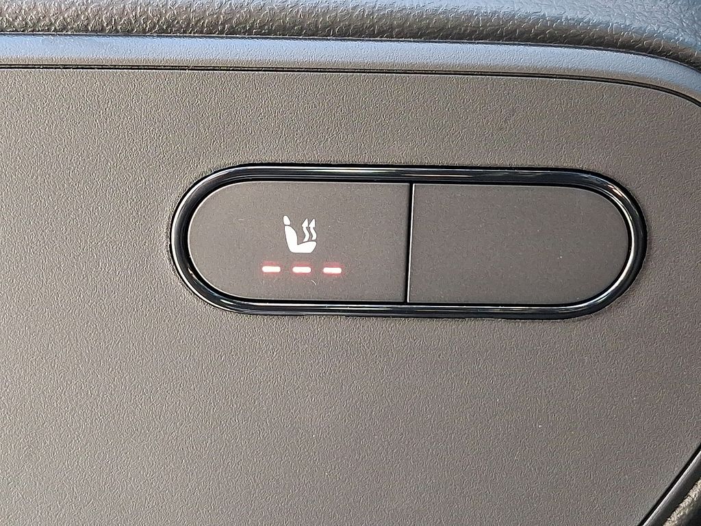 Thumbnail: 2025 Mercedes-Benz Sprinter - 14