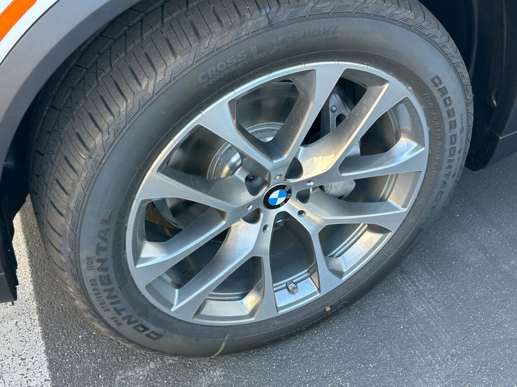 Thumbnail: 2026 BMW X5 - 3