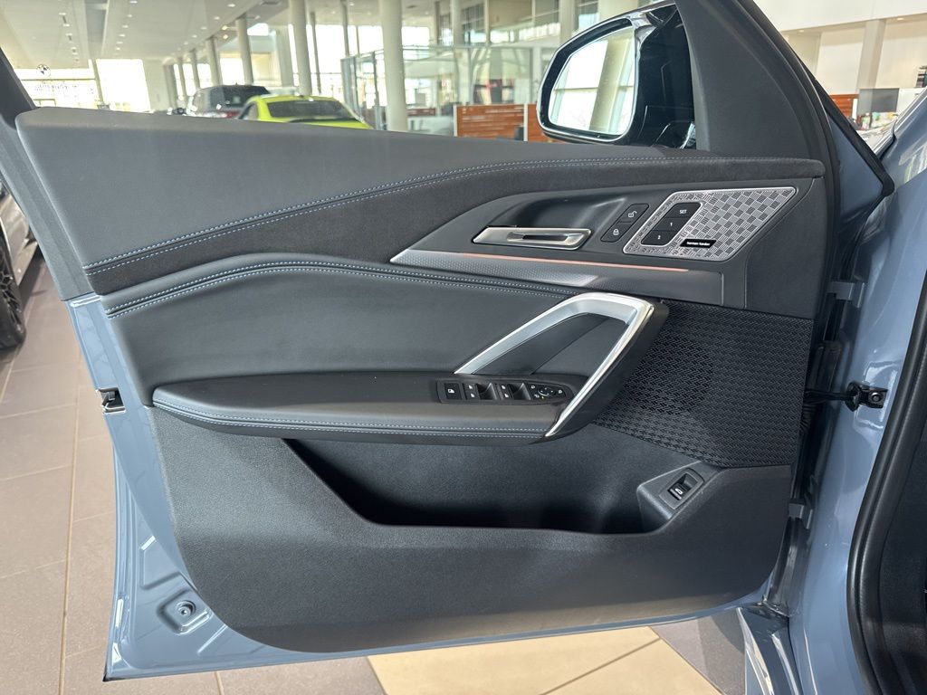 Thumbnail: 2025 BMW X2 - 14