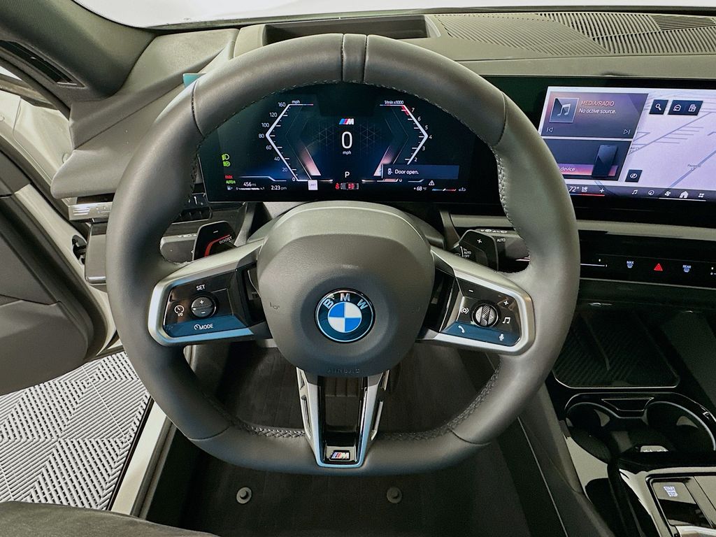 Thumbnail: 2025 BMW 5 Series - 11