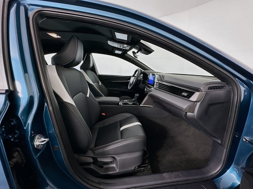 Thumbnail: 2025 Toyota Camry - 27