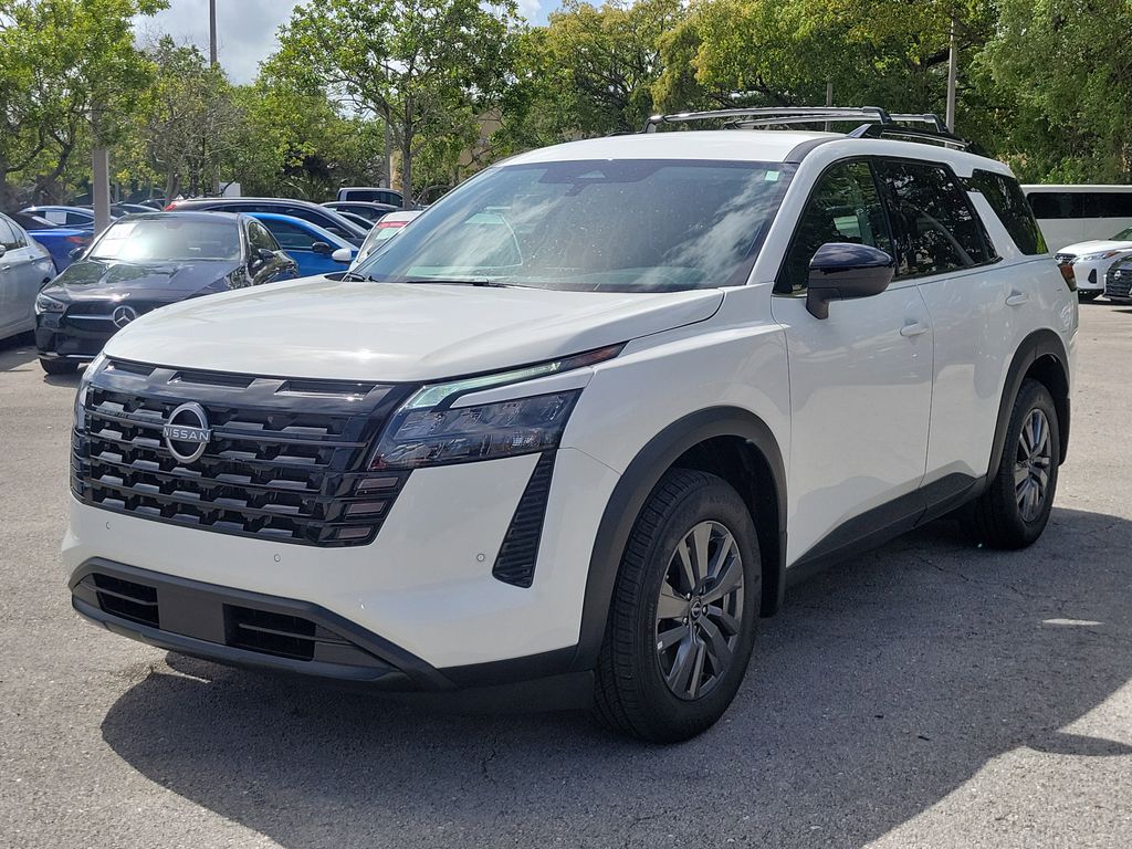 View vehicle photo 2