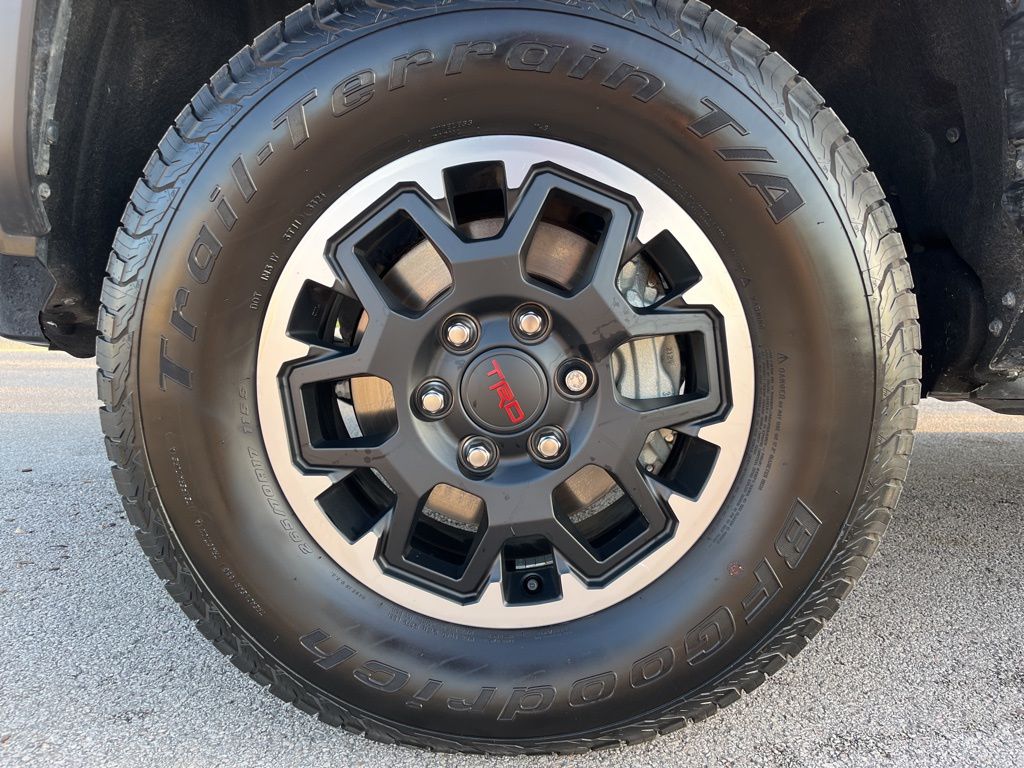 2024 Toyota Tacoma TRD Off-Road 12