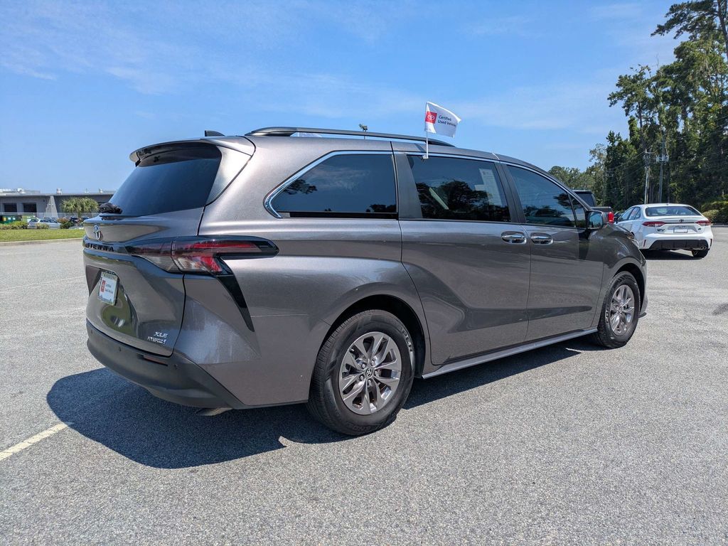 Used 2024 Toyota Sienna Van