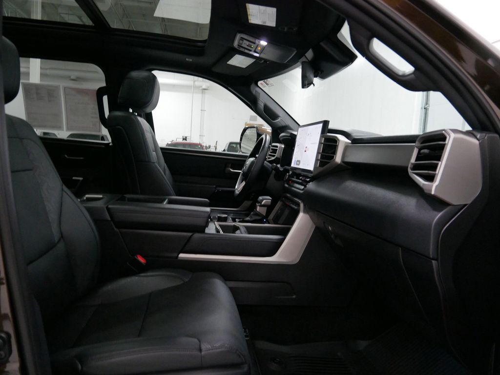 2025 Toyota Tundra Limited - Photo 30