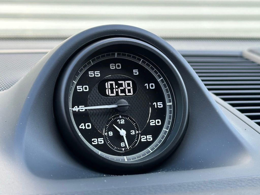 Thumbnail: 2026 Porsche Macan - 29