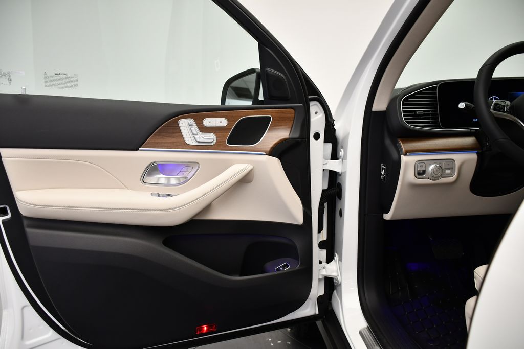 Thumbnail: 2026 Mercedes-Benz GLE - 32