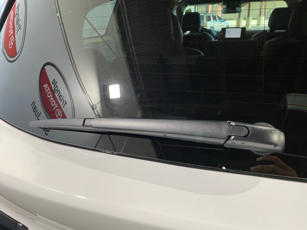 Thumbnail: 2026 Toyota Sienna - 24